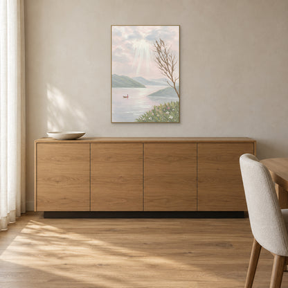 Paysage de lac à la rive fleurie dans un cadre champagne au-dessus d'un buffet en chêne