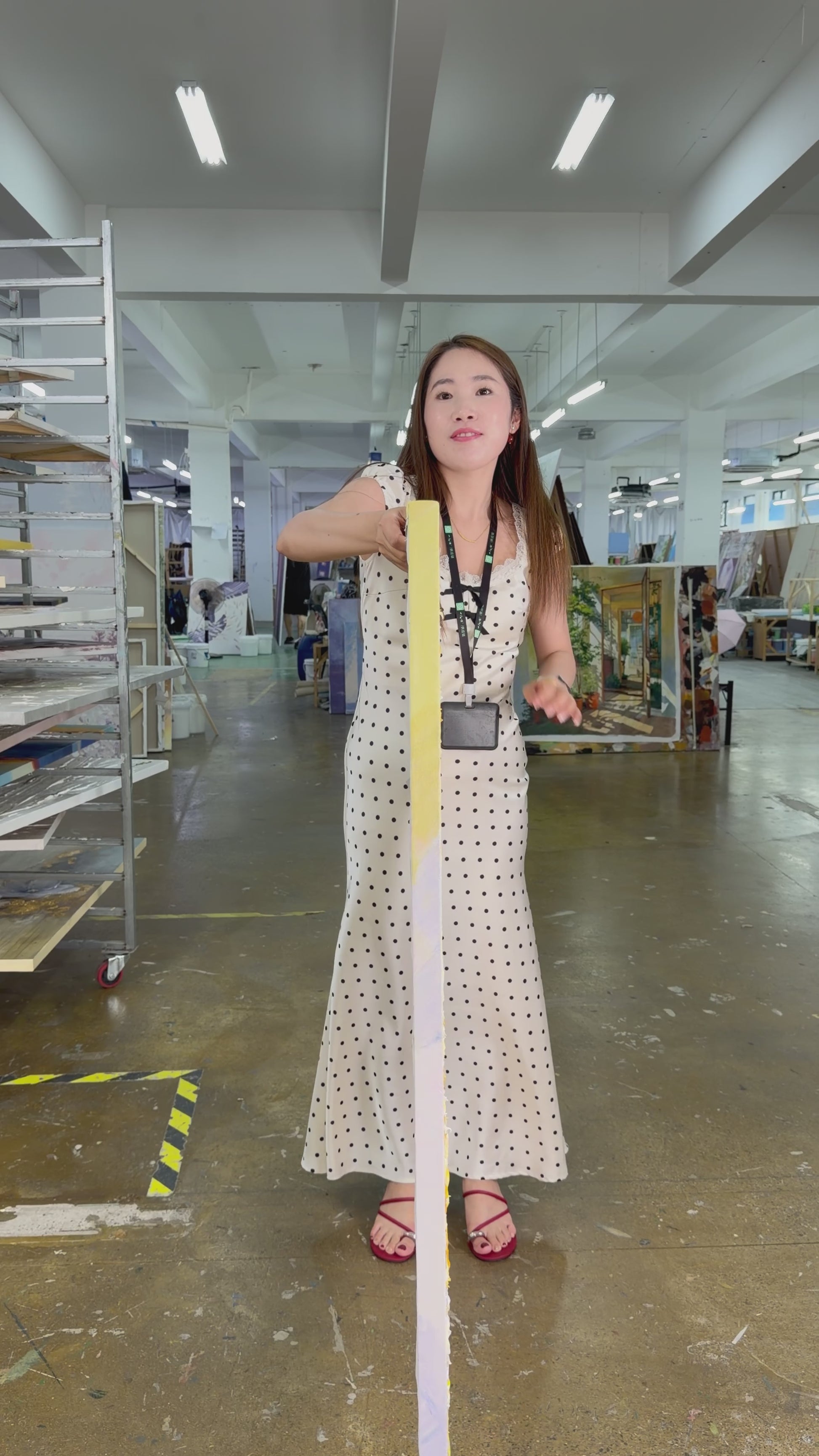 Workshop video showing Sunflowers in Golden Light turning from its side profile to a complete frontal view